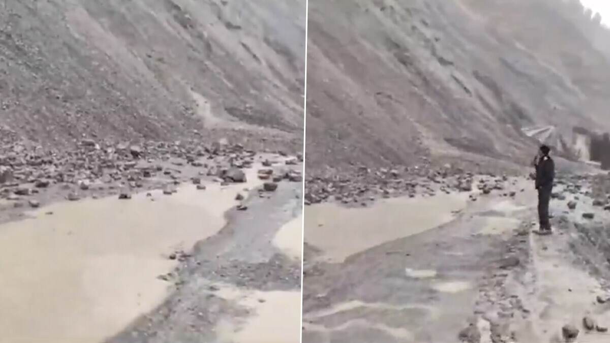 Uttarkashi: उत्तरकाशी के मोरी में भूस्खलन, मलबा हटाने का काम जारी