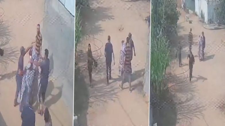Israel-Hamas War: इजराइली सेना ने जारी किया हमास के दुर्वव्यहार का एक और वीडियो, मासूम नागरिकों के अपहरण का लगाया आरोप- VIDEO