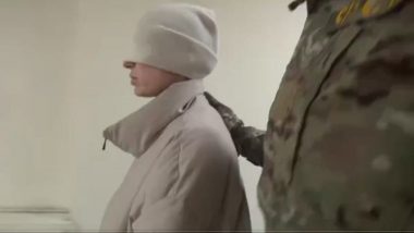 Russia Arrests US-Russian Citizenship Woman: रूसी सेना ने अमेरिकी-रूसी महिला को किया गिरफ्तार, देशद्रोह का लगाया आरोप- VIDEO