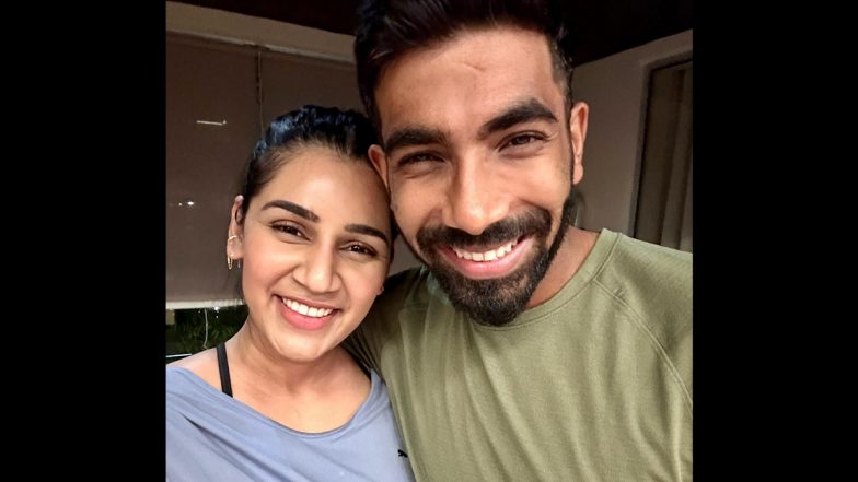 ‘Happiness Is Here’, IND vs ENG तीसरे टेस्ट से पहले जसप्रीत बुमराह ने पत्नी संजना गणेशन के साथ सेल्फी की शेयर, देखें पोस्ट
