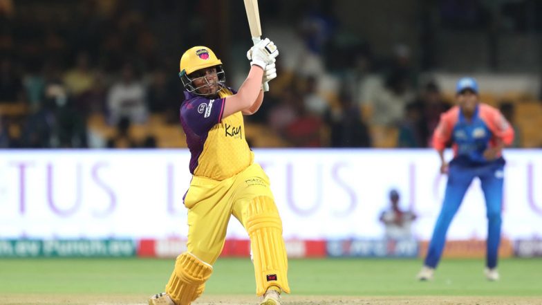 Kiran Navgire Half Century: मुंबई इंडियंस के खिलाफ WPL मुकाबले मे किरण नवगिरे ने जड़ी अपना पहला धमाकेदार अर्धशतक, यूपी वारियर्स को दिलाई मजबूत शुरुआत 