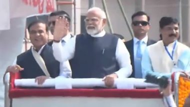 Assam PM Modi Roadshow Video: असम के गुवाहाटी में पीएम मोदी का रोड शो, लोगों ने कुछ इस तरह प्रधानमंत्री का किया स्वागत