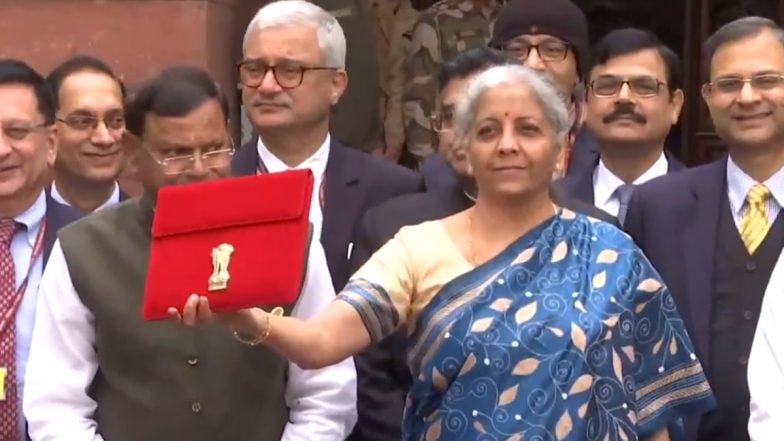 Budget 2024: वित्त मंत्रालय पहुंचीं निर्मला सीतारमण, आज संसद में पेश करेंगी आम बजट