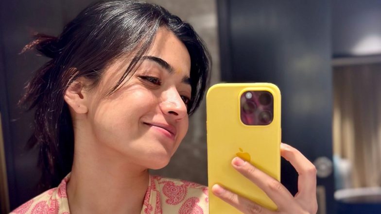 Rashmika Mandanna ने शेयर की प्यारी सी सेल्फी, फैन्स से पूछा - Valentine’s Day का क्या प्लान है?