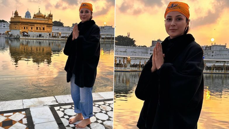 Shehnaaz Gill Visits Golden Temple: शहनाज गिल पहुंची अमृतसर के स्वर्ण मंदिर, मत्था टेक लिया आशिर्वाद (View Pics)