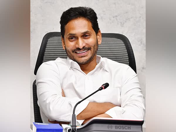 आंध्र प्रदेश के CM जगन मोहन रेड्डी बस यात्रा के साथ शुरू करेंगे YSRCP का प्रचार अभियान