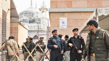 Gyanvapi Mosque: कड़ी सुरक्षा के बीच ज्ञानवापी मस्जिद परिसर में शांतिपूर्ण ढंग से जुमे की नमाज अदा की गई