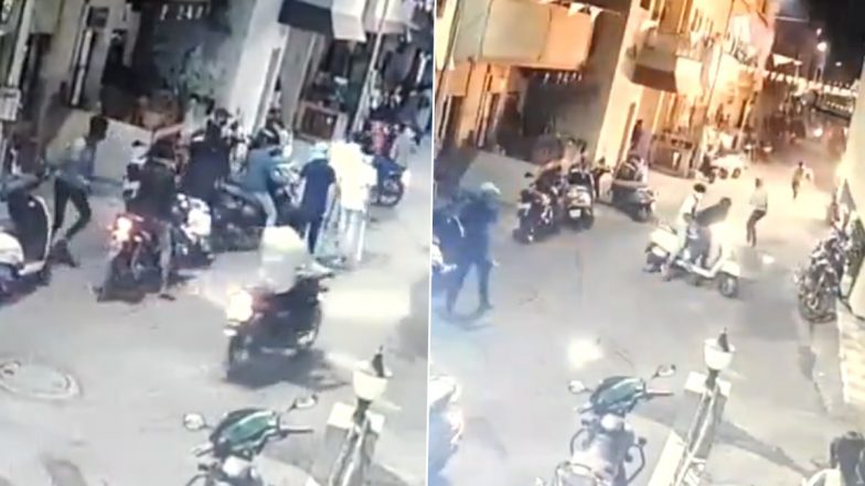 Pune Shocker: पुणे में पार्किंग विवाद के चलते महिला को जिंदा जलाने की कोशिश, CCTV में कैद हुई दिल दहला देने वाली घटना