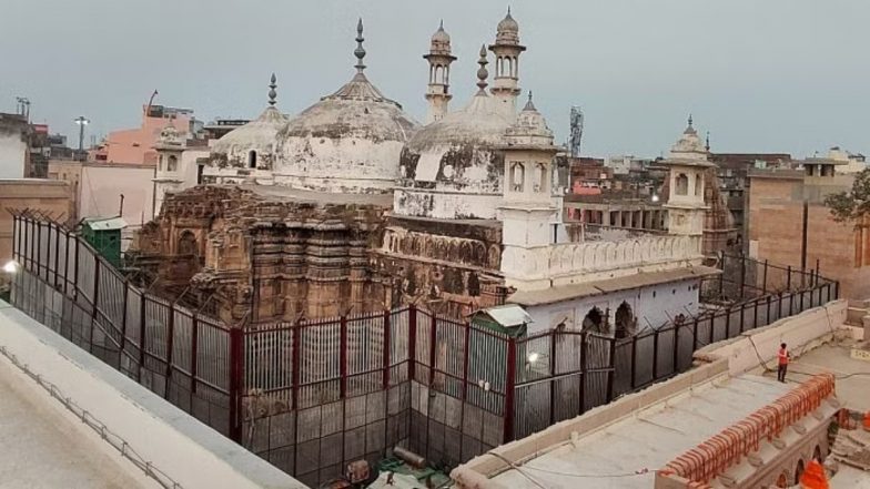 Gyanvapi Case: ज्ञानवापी मामले में एक और याचिका दायर, बंद तहखानों के सर्वे की मांग