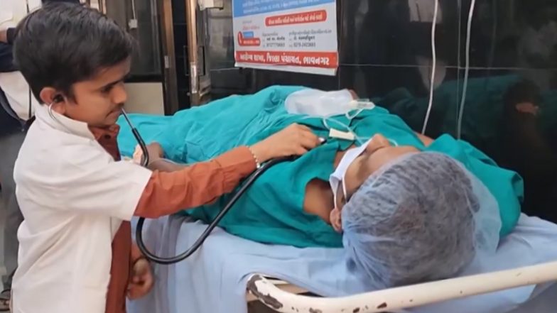 छोटा कद होने से MBBS में नहीं मिल रहा था एडमिशन, हौसले के दम पर बन गए डॉक्टर, देखें VIDEO