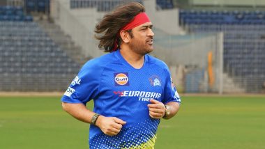 Dhoni Classic Long Hair Look: आईपीएल से पहले CSK के प्रैक्टिस सेशन में एमएस धोनी ने मचाया धमाल, क्लासिक लॉंग हेयर वाला लुक वायरल, देखें Photo 