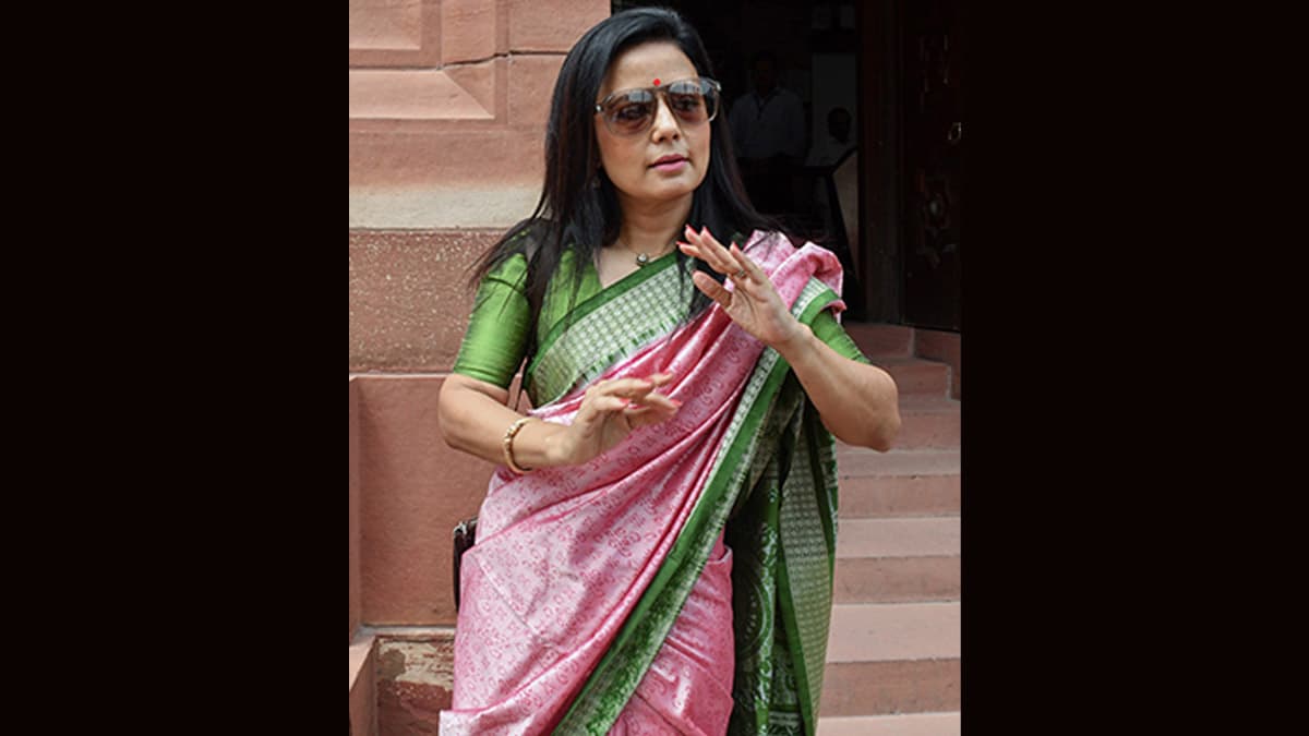 CBI ने टीएमसी की पूर्व सांसद महुआ मोइत्रा के ठिकानों पर छापे मारे: अधिकारी