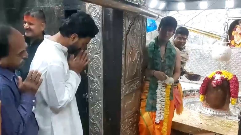IPL 2024 से पहले महाकाल का दर्शन करने उज्जैन पहुचें केएल राहुल, मंदिर में की पूजा अर्चना, देखें वीडियो