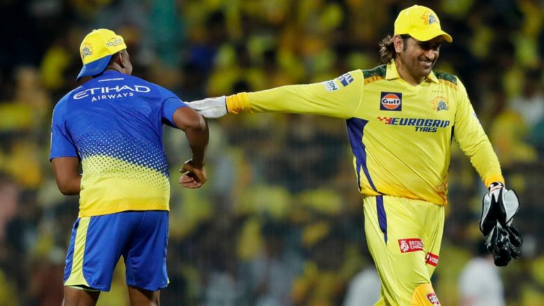 MS Dhoni’s Playful Interaction With Bravo: चेन्नई और गुजरात के मैच के बाद ड्वेन ब्रावो के साथ एमएस धोनी की मजाकिया बातचीत, वीडियो हुआ वायरल