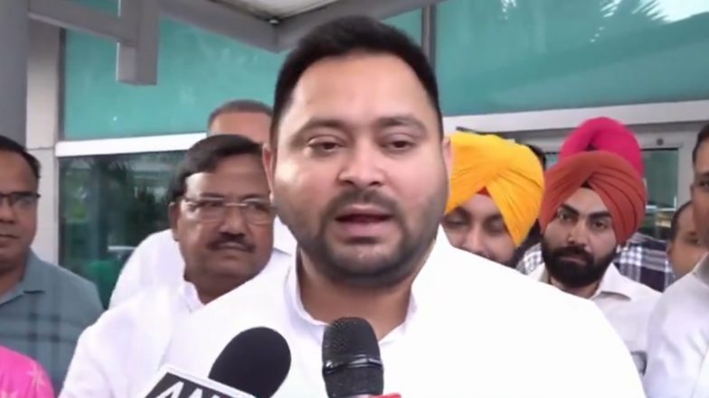 Tejashwi Yadav On PM Modi: तेजस्वी यादव ने फिर गाया गाना, पीएम मोदी पर तंज कस कहा- तुम तो धोखेबाज हो, जनता रूठ गई तो ... (Watch Video)