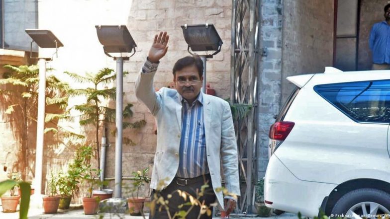 अभिजीत गंगोपाध्याय के राजनीति में उतरने पर क्यों छिड़ी बहस