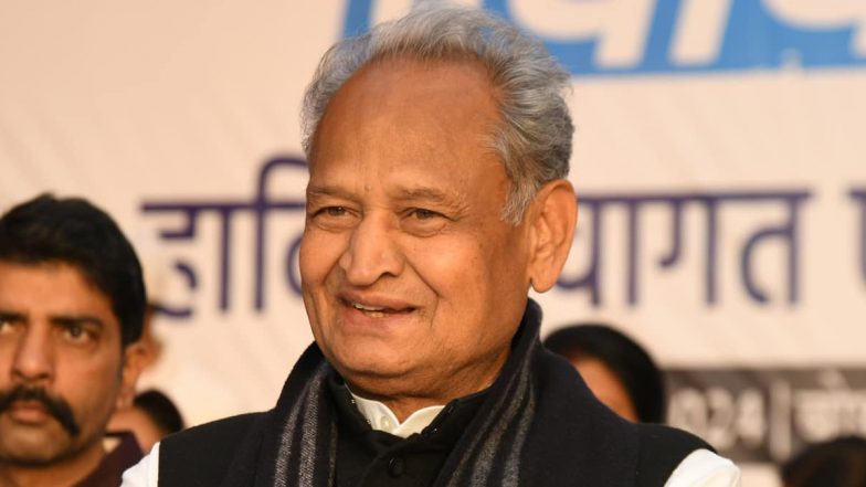 Rajasthan: कांग्रेस नेताओं के हेलीकॉप्टर को उड़ने की नहीं मिली अनुमति, अशोक गहलोत ने बीजेपी पर लगाया आरोप