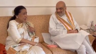 Asha Bhosle ने गृहमंत्री Amit Shah से मिलकर गाया 'अभी ना जाओ छोड़कर' गाना, मुंबई में बुक लॉन्च के दौरान हुई मुलाकात (Watch Video)