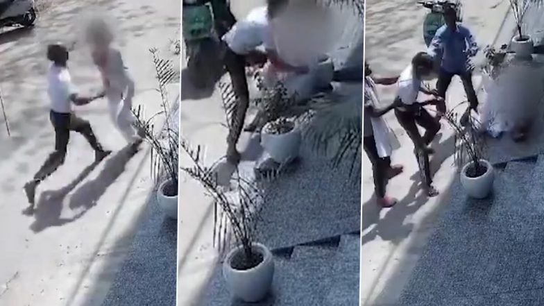 Delhi Man Attacks Girl With Knife: मुखर्जी नगर में दिनदहाड़े लड़की पर चाकू से हमला, आरोपी युवक गिरफ्तार, वीडियो देखकर रोंगटे हो जाएंगे खड़े