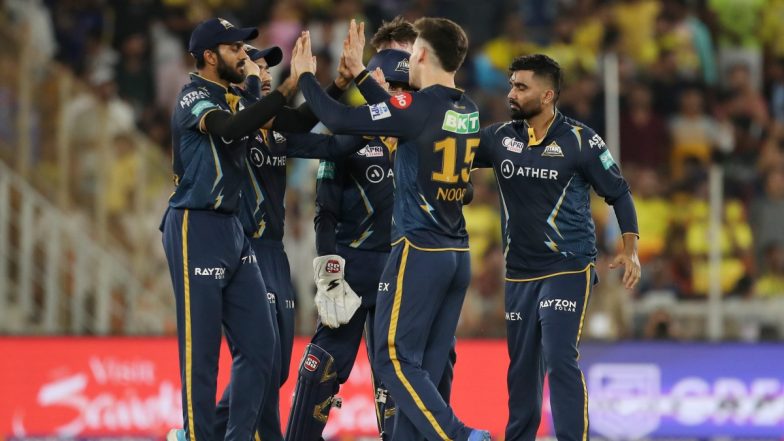 RR vs GT, IPL 2024 24th Match Live Score Update: राजस्थान रॉयल्स की टीम का तीसरा विकेट गिरा, रियान पराग 76 रन बनाकर आउट