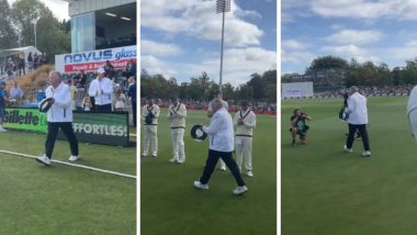 Umpire Marais Erasmus Retirement: मराइस इरास्मस ने क्रिकेट अंपायरिंग से लिया संन्यास, अंतिम टेस्ट में अंपायरिंग से पहले खिलाड़ियों ने दीं गार्ड ऑफ ऑनर, देखें वीडियो