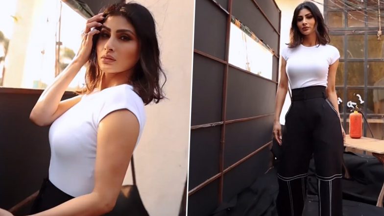खुले बाल, लाइट मेकअप और स्टाइलिश आउटफिट में Mouni Roy ने बिखेरा जलवा, एक्ट्रेस की हॉटनेस के फैंस हुए दीवाने (Watch Video)