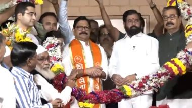 MLA Ravindra Waikar Joins Shiv Sena: उद्धव ठाकरे को बड़ा झटका, करीबी विधायक रवींद्र वायकर ने भी छोड़ा साथ, शिंदे गुट में शामिल- VIDEO