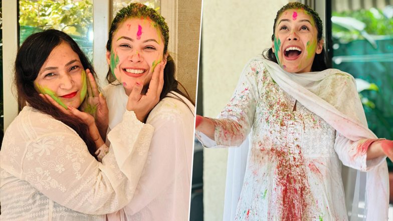 Holi 2024: शहनाज गिल ने अपनी मां के साथ मनाई होली, सफेद ड्रेस में शेयर की खूबसूरत तस्वीरें (View Pics)