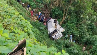 Adimali Road Accident: तमिलनाडु से पर्यटकों को ले जा रहा वाहन केरल में खाई में गिरा, तीन की मौत (See Pic)