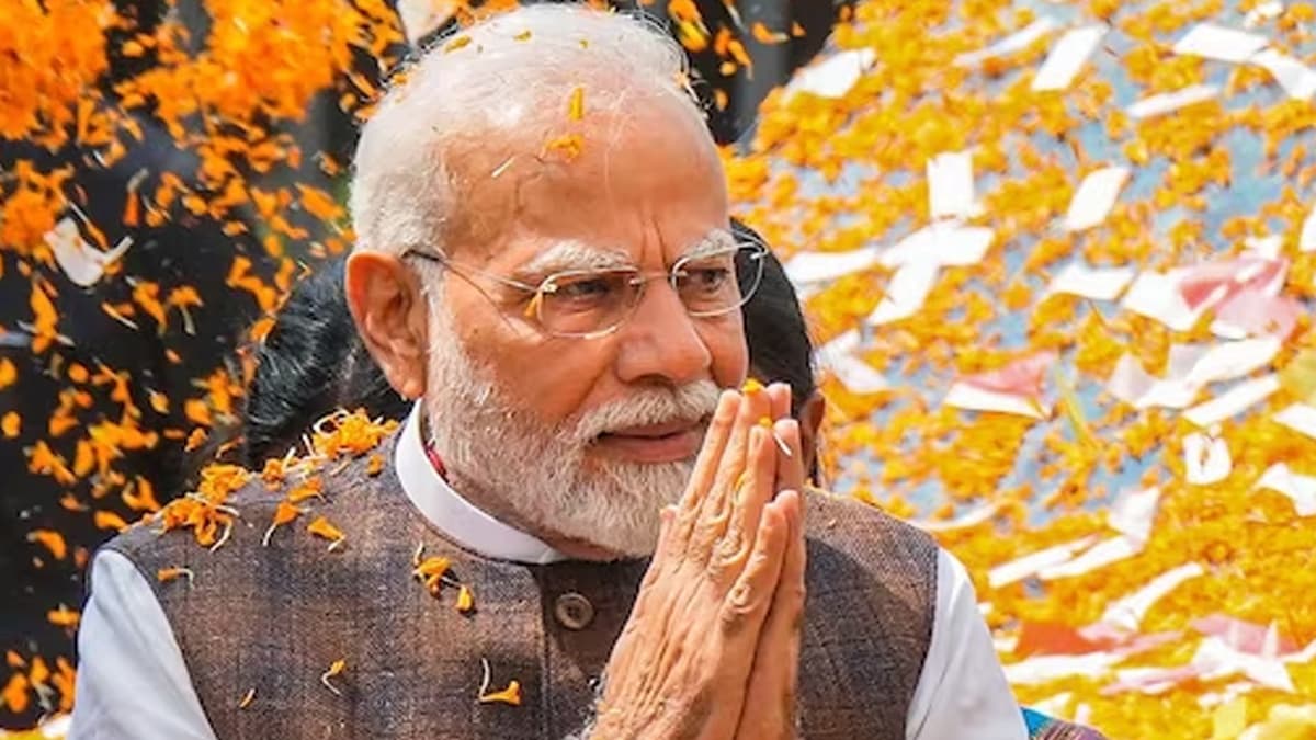 वाराणसी में PM मोदी के ग्रैंड वेलकम की तैयारी, ढोल-नगाड़े, पुष्प वर्षा के साथ होगा प्रधानमंत्री का स्वागत