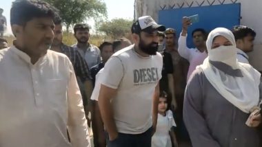 Mohammed Shami Cast His Vote At Amroha: लोकसभा चुनाव के दूसरे चरण के लिए अपना वोट डालने के लिए अमरोहा पहुंचे मोहम्मद शमी, देखें वीडियो