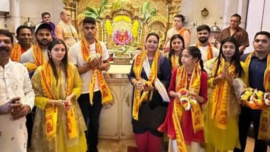 CSK Players Visit Siddhivinayak Temple: मुंबई इंडियंस के खिलाफ IPL 2024 मैच के बाद सिद्धिविनायक मंदिर पहुंचें रुतुराज गायकवाड़ समेत सीएसके के कई खिलाड़ी, देखें तस्वीर