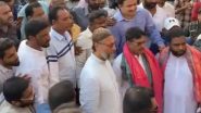 Telangana: AIMIM के लोकसभा उम्मीदवार असदुद्दीन ओवैसी ने घर-घर जाकर चुनाव प्रचार किया-Video