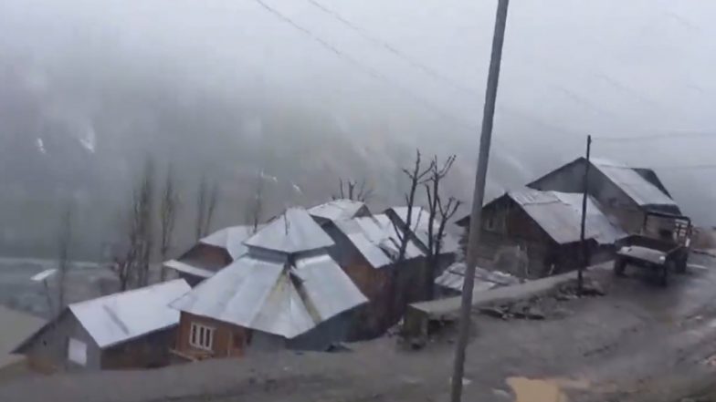 Jammu -Kashmir : बांदीपोरा के गुरेज में जमकर हो रही बर्फबारी, देखिये खुबसूरत नजारा -Vide