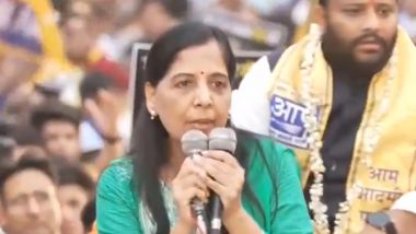 Sunita Kejriwal Road Show Video: दिल्ली में सीएम केजरीवाल की पत्नी सुनीता का लोकसभा चुनाव को लेकर रोडशो, पति को बताया शेर