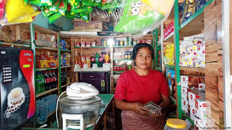 भारत के चुनाव में बढ़ती भागीदारी के बावजूद महिलाओं को टिकट कम
