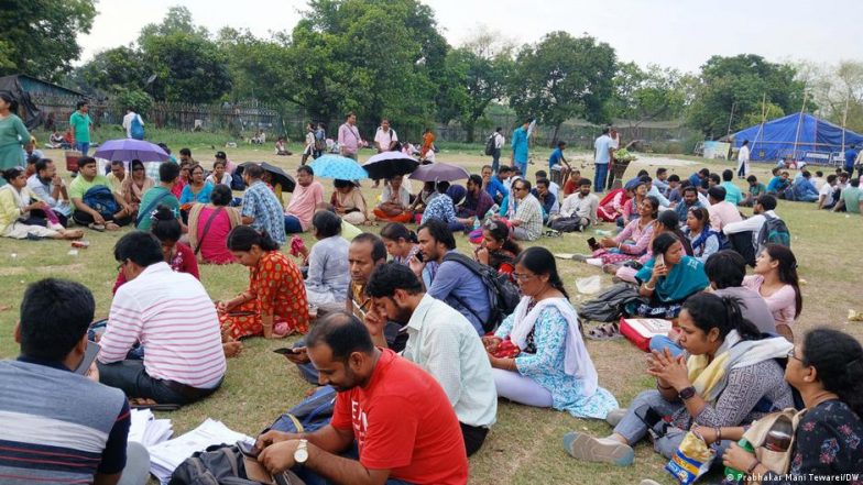 चार सप्ताह में लाखों रुपये कहां से लौटाएंगे बंगाल के हजारों शिक्षक?