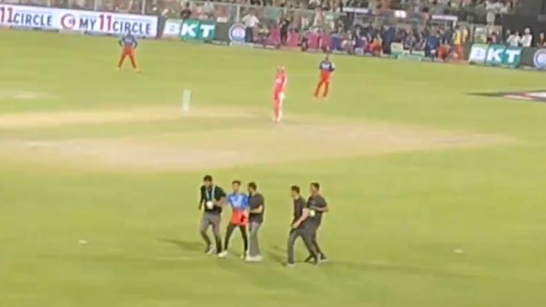 RR vs RCB मैच के दौरान प्रशंसक ने सुरक्षा तोड़कर विराट कोहली को लगाया गले, वीडियो हुआ वायरल