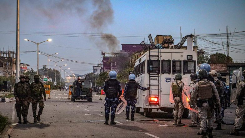Kuki Militants Attack in Manipur: मणिपुर में कुकी उग्रवादियों ने घात लगाकर किया हमला, CRPF के 2 जवान शहीद