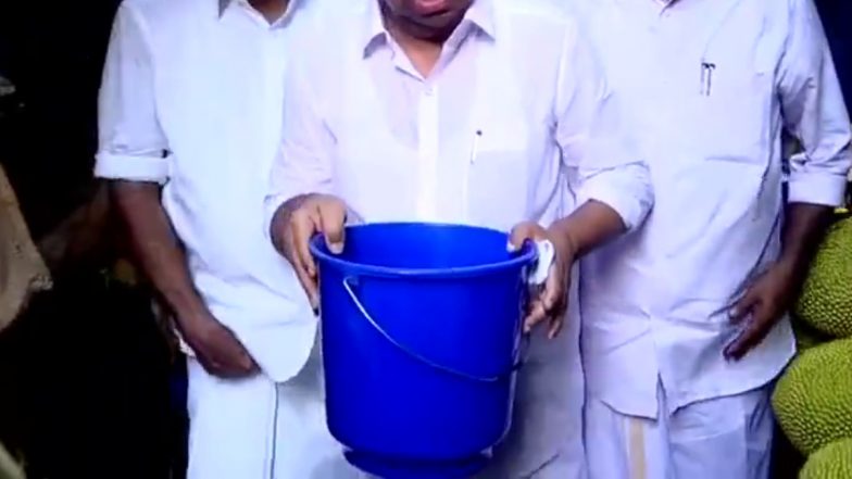 VIDEO: बाल्टी में चुनावी चंदा मांगते नजर आए कांग्रेस के दिग्गज नेता, क्राउडफंडिंग अभियान में लिया हिस्सा