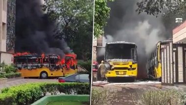 Delhi School's Bus Fire Video: स्कूल के परिसर में खड़ी प्राइवेट बस में लगी आग, धू-धू कर जली