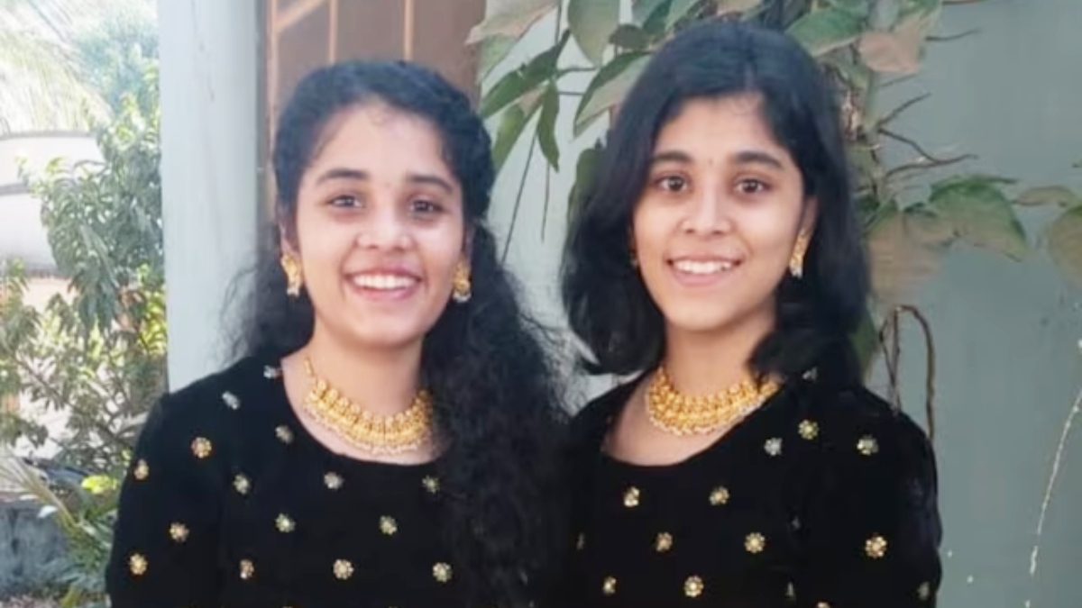 गजब का संयोग जुड़वां बहनों को 10th और 12th की परीक्षा में मिले एक बराबर नंबर रिजल्ट देखकर दंग 