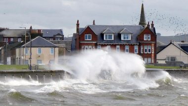 Kathleen Storm Video: ब्रिटेन और आयरलैंड में खतरनाक तूफान, फ्लाइट रद्द-बिजली गुल, तबाही से दहशत में लोग