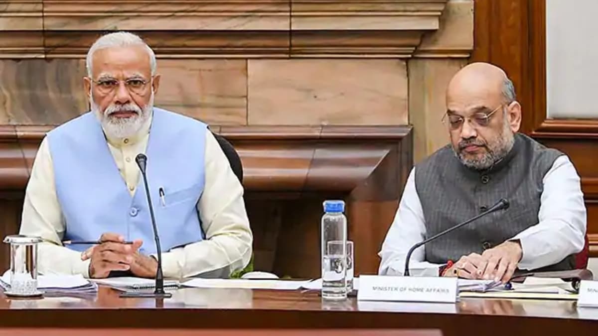 पीएम नरेंद्र मोदी आज यूपी में करेंगे प्रचार, अमित शाह बिहार और पंजाब के दौरे पर