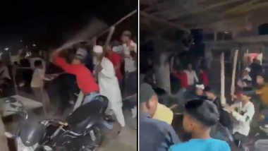 Bijnor (UP) Brawl Video: यूपी के बिजनौर में आक्रामक REEL बनाने पर विवाद, दो पक्षों में चले लात-घूंसे, जमकर बरसी लाठियां (Watch Video)