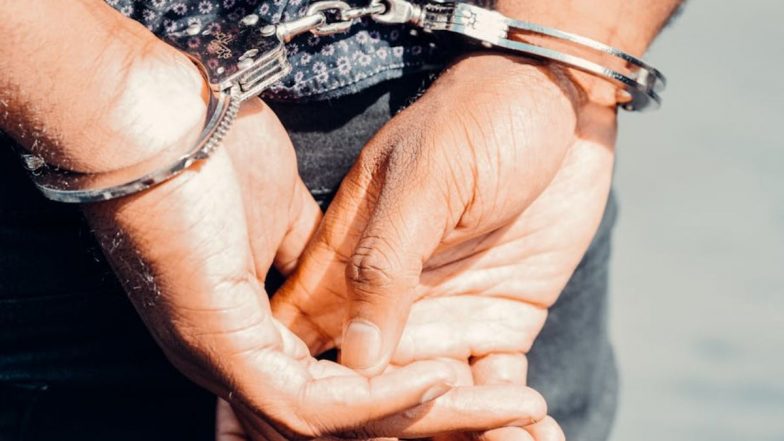UP Shocker! SSC में सेलेक्शन न होने पर बन गया फर्जी इनकम टैक्स ऑफिसर, कानपुर पुलिस ने किया गिरफ्तार