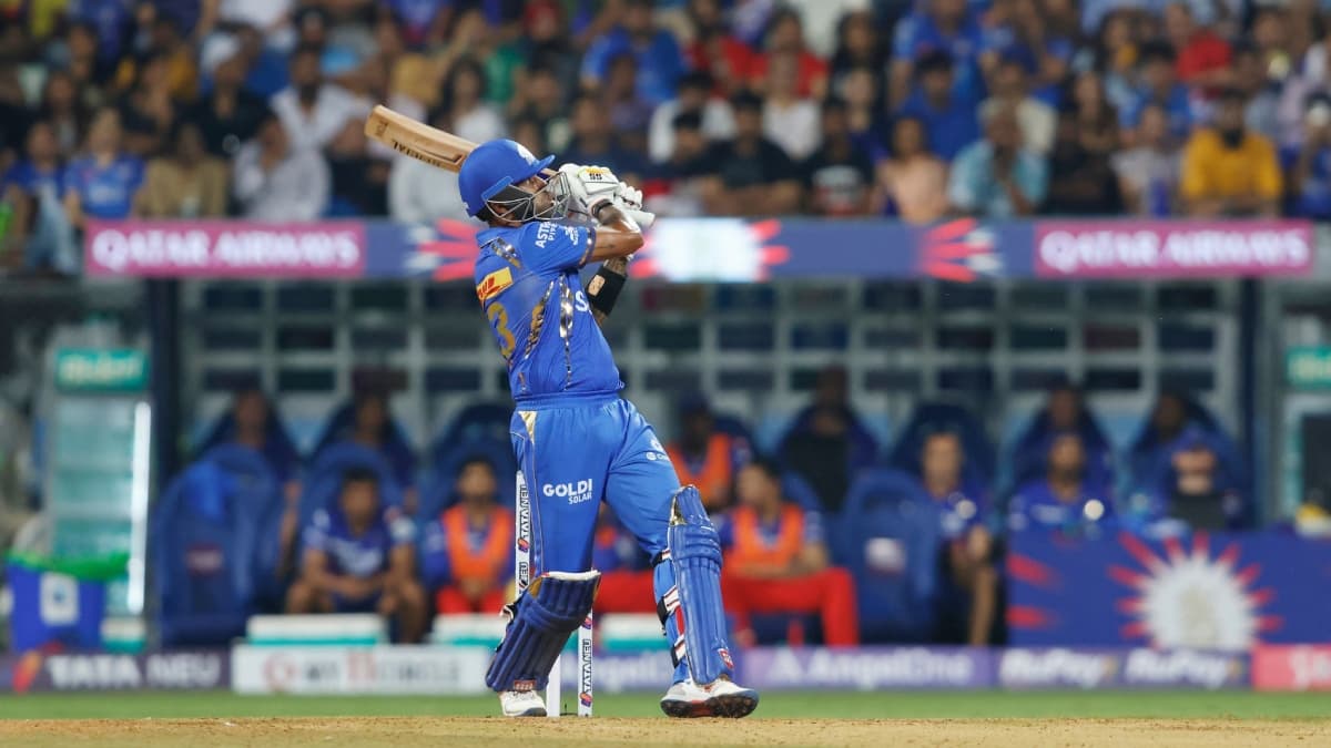 MI Beat RCB, IPL 2024 25th Match: मुंबई इंडियंस ने रॉयल चैलेंजर्स को 7 विकेट से हराया, सूर्याकुमार यादव का धमाकेदार प्रदर्शन