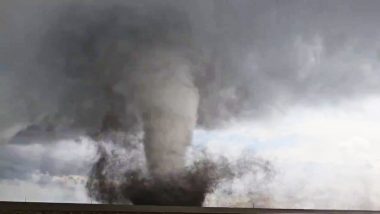 Tornado Video: अमेरिका में बवंडर का तांडव! नेब्रास्का में मची भारी तबाही, वीडियो में देखें तूफान का भयानक मंजर