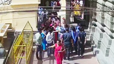 VIDEO: महाकाल मंदिर में मारपीट! महिला सुरक्षाकर्मियों ने रील बनाने से रोका तो लड़कियों ने कर दी पिटाई, वीडियो वायरल