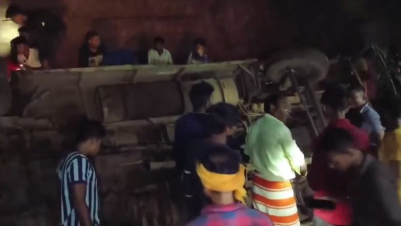 छत्तीसगढ़ के दुर्ग में बस के खदान के गड्ढे में गिरने से 11 लोगों की मौत, 20 से ज्यादा घायल